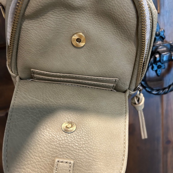 Anthropologie Urban Originals Slingbag. - Picture 6 of 9